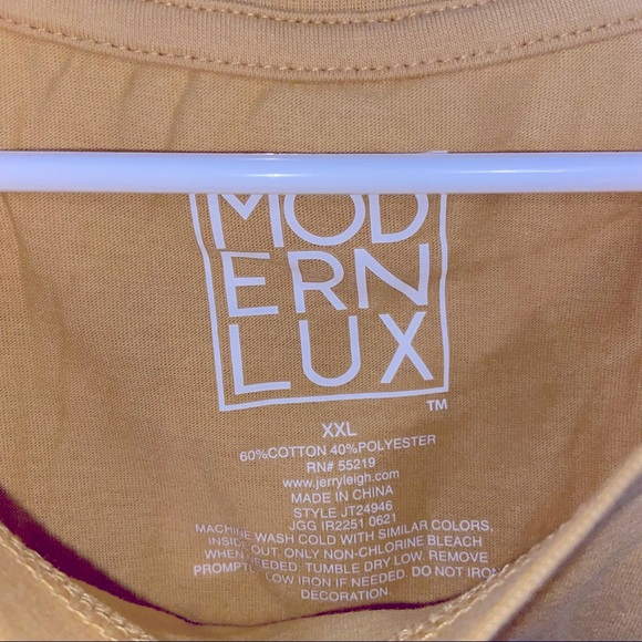 NWT. Dog Mom Short Sleeve Graphic T-Shirt. XXL. - Picture 5 of 6